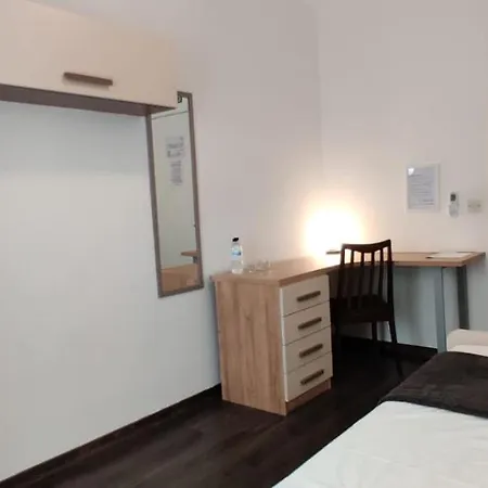 Guest house Lovely 4 Bedroom, 3 Bathroom, Maisonette With Terraces. *