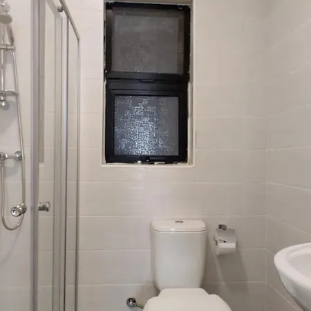 Lovely 4 Bedroom, 3 Bathroom, Maisonette With Terraces.