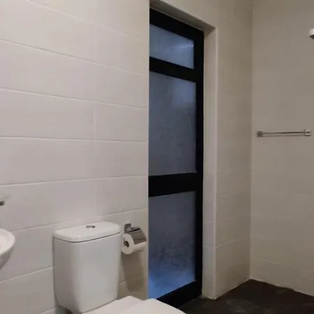 Lovely 4 Bedroom, 3 Bathroom, Maisonette With Terraces. Vendégház Is-Swieqi